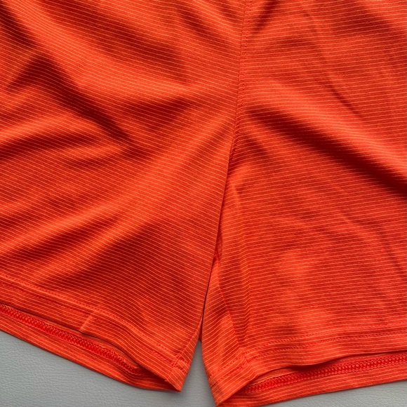 UNDER ARMOUR SHORT - Picture 4 of 9